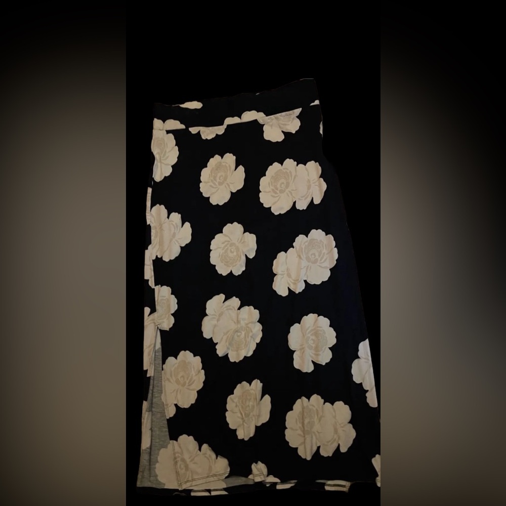 A.N.A maxi skirt - Navy with white and beige floral pattern. Size PXL.